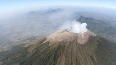 Los vulcanólogos dicen que el volcán podría volver a tener actividad.