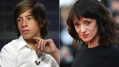 Collage de fotos de actor y cantante Jimmy Bennett (i) y la actriz y cineasta italiana Asia Argento (d). AFP archivo.