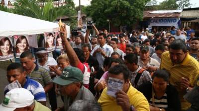 Los sampedranos madrugaron a las urnas para ejercer su voto.