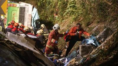 Los equipos de rescate llegaron rápidamente al lugar pero muchos heridos ya habían fallecido.