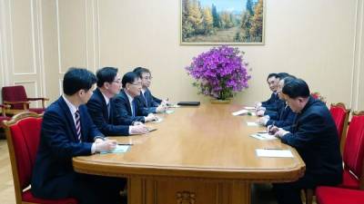 El líder norcoreano, Kim Jong-un, recibió en Pyongyang a una delegación surcoreana.