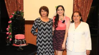 Isela Espinosa, Michelly Torres y Elena Maradiaga.