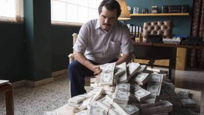 Escobar llegó a acumular una fortuna de más de 3,800 millones de dólares, según la revista Forbes. (Foto: Captura serie Narcos, Netflix).