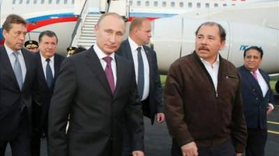 El presidente de Rusia, Vladimir Putin, llegó hoy a Managua procedente de La Habana en una visita no anunciada y fue recibido por su homólogo nicaragüense, Daniel Ortega.