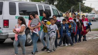 México y EEUU buscan implementar un plan de desarrollo en el Triángulo Norte para frenar la migración de centroamericanos./AFP.