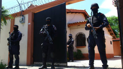 Colonia del Valle. Se allanó la casa que según la Policía era la que utlizaba la banda para planificar actividades y reuniones de placer.