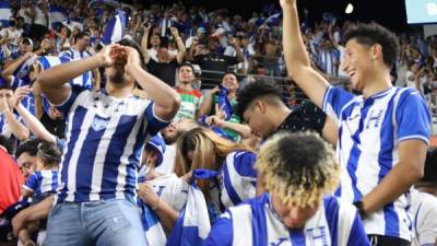 Los hondureños llegarán en gran cantidad para darle el apoyo a su amada selección. Foto Annie Lagos.