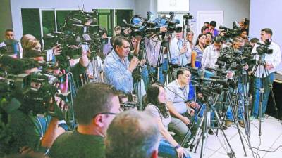 La comisión del Congreso se reunió con representantes del gremio periodístico.