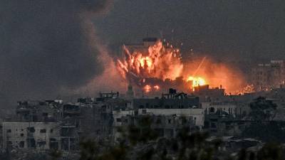 Los bombardeos aéreos israelíes sobre la Franja de Gaza continuaron durante la noche.