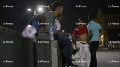 Los hondureños que se marchan aducen que en Honduras existe violencia generalizada y pocas probabilidades de conseguir un empleo.