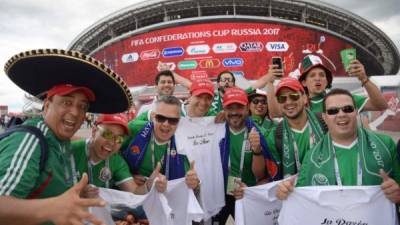 Los aficionados mexicanos no se comportaron a la altura en el juego ante Portugal en su debut de la Copa Confederaciones (Foto: Agencia AFP)