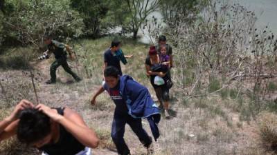 Un reporte de la organización Iniciativa Fronteriza Kino (IFK), que recoge centenares de relatos de inmigrantes deportados de Estados Unidos, revela que un tercio de los indocumentados repatriados sufrieron algún tipo de abuso por las autoridades migratorias.