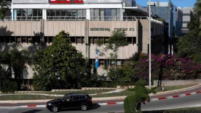 Como muchos otros países que tienen relaciones diplomáticas con Israel, la embajada guatemalteca se encuentra actualmente en la ciudad de Tel Aviv.