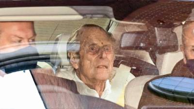 El duque de Edimburgo abandonó el hospital este martes. Cumplirá 100 años en junio próximo./AFP.