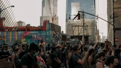 Miles de manifestantes protestaron ayer pacíficamente en Nueva York./AFP.