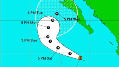 El huracán Simón adquirió la categoría dos y amenaza la costa pacífica mexicana.