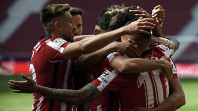 El Atlético goleó por 5-0 al Eibar y se afianzó en la cima de la Liga Española. Foto AFP