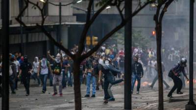 Los Gobiernos de once países de América Latina rechazaron hoy la muerte de seis personas en las protestas que han sacudido Venezuela en los últimos días. Foto:EFE.