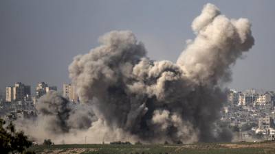 Los bombardeos israelíes se mantienen en el norte de la Franja de Gaza a un mes del inicio de la guerra.