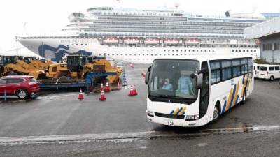 Japón comenzó a evacuar a los pasajeros del Diamond Princess, en cuarentena desde el pasado 5 de febrero en el Puerto de Yokohama./AFP.