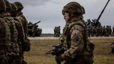 En medio de las crecientes tensiones entre Estados Unidos, Siria, Corea del Norte y Rusia, la OTAN inició este jueves oficialmente el primer despliegue de un batallón en Polonia.