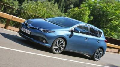 El Auris muestra una apariencia exterior más distinguida y sofisticada.