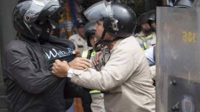 Esta imagen ilustra a Venezuela. La oposición denuncia un 'golpe de Estado' por parte de Maduro y desconoce al TSJ, acusado de servir al mandatario. AFP.