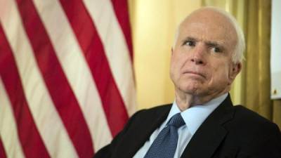 McCain pide al Gobierno investigar el hackeo ruso. afp