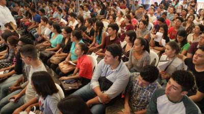 Los estudiantes conocieron ayer los alcances del Plan 20/20 explicado por el secretario ejecutivo del Consejo de Ministros, Ebal Díaz. Fotos: Yoseph Amaya