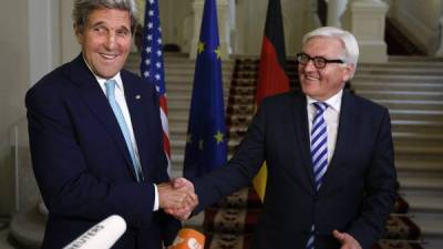 John Kerry, secretario de Estado de EUA, y Frank Steinmeier, canciller alemán.