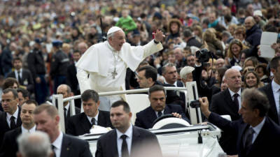 Según un especialista en el crimen organizado italiano, el papa Francisco estaría en la mira de la mafia italiana. Foto EFE.