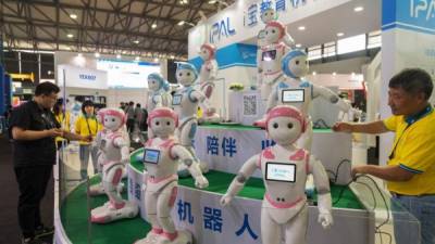 El compañero robot para niños fue presentado en la feria de electrónica de consumo efectuada en Shanghai.
