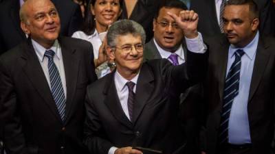 Henry Ramos Allup es un abogado de 72 años.