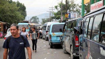 Preocupados por el inminente aumento al transporte amanecieron ayer los usuarios.