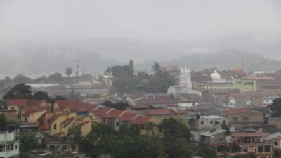 En Santa Rosa de Copán, las temperaturas descendieron a 14 grados. Foto: Mariela Tejada