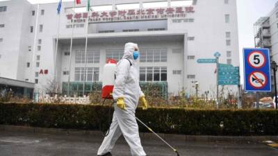 Las autoridades chinas buscan frenar la propagación del coronavirus en Wuhan./AFP.