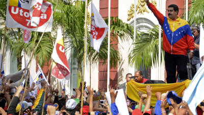 Nicolás Maduro se reunió ayer con estudiantes en el Palacio de Miraflores.