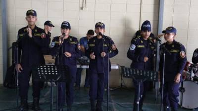 Los nuevos policías muestran dedicación día a día en los ensayos musicales. Fotos: Franlyn Muñoz