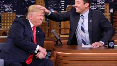 Donald Trump durante el programa con el presentador Jimmy Fallon.
