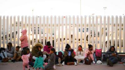 Los migrantes que solicitaron asilo a EEUU y fueron devueltos a México por Trump acampan en Tijuana a la espera de poder ingresar a California./AFP.
