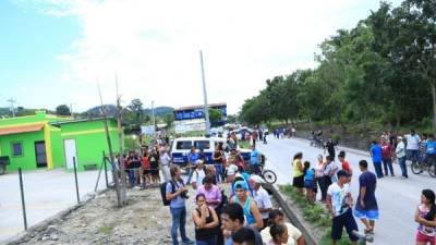 Al menos ocho personas murieron y tres resultaron heridas en un tiroteo en la terminal de buses en el sector de la López Arellano en Choloma, Cortés, al norte de Honduras.