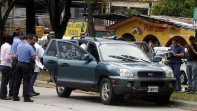 Unos 60 casquillos de 5.56 milímetros fueron encontrados en la escena.