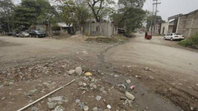 Esta es la calle que los vecinos imploran que se les pavimente para tener calidad de vida.