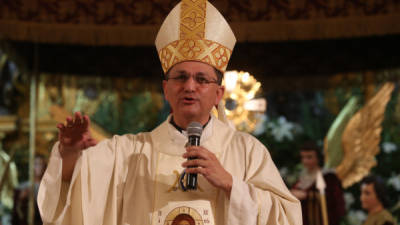 Monseñor Juan José Pineda pide transparencia y visión al nuevo gobierno.