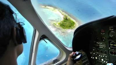 Llegar hasta los islotes en el paralelo 15 solo es posible a través de helicóptero o barco.
