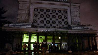 La explosión de una bomba artesanal en un supermercado de San Petersburgo dejó 10 personas heridas.