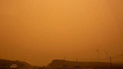 El polvo del Sahara arrastra bacterias, virus, mercurio y pesticidas que pueden provocar enfermedades respiratorias, según la OMS.