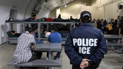 Las autoridades estadounidenses refuerzan la seguridad en la frontera ante nueva ola de migrantes que intentan ingresar a ese país. AFP.