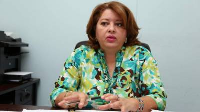 La directora de la Región Metropolitana de Salud, Lorena Martínez