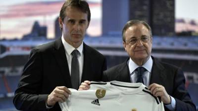 Julen Lopetegui fue presentado en el Real Madrid por Florentino Pérez. Foto AFP